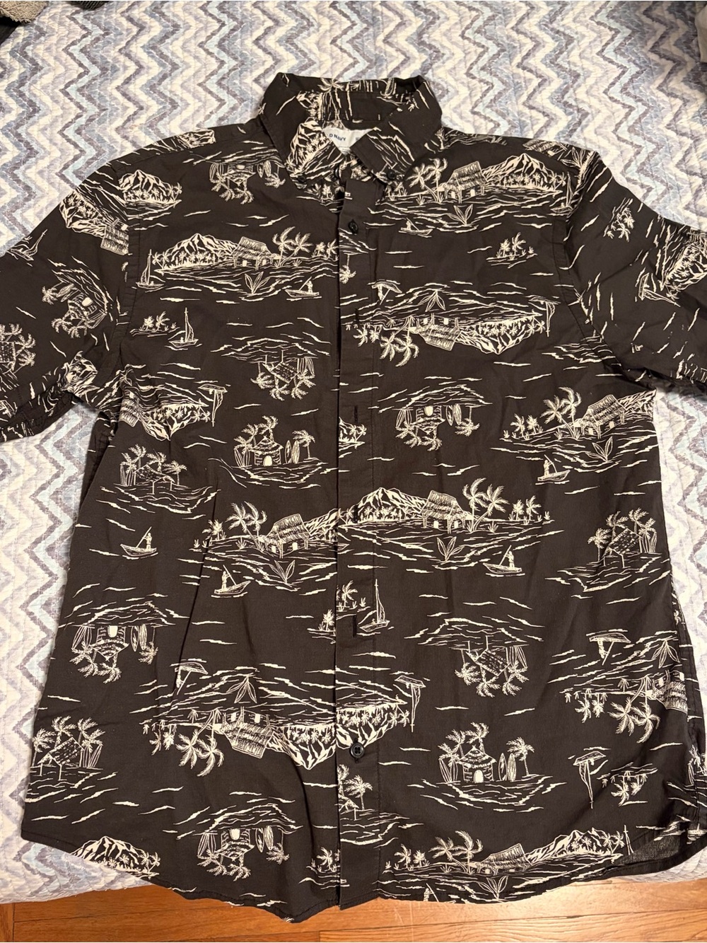 Old Navy Black Tropical Print Short-Sleeve Button-Down